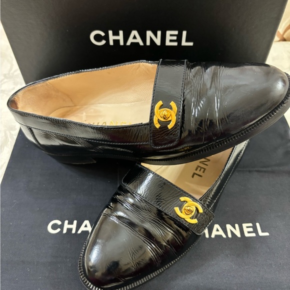 π Chanel CC turnlock Loafers,in Box - Picture 2 of 12